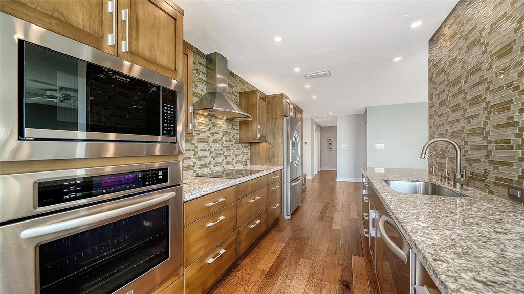 400 Golden Gate Point, Unit 31 Sarasota, FL 34236 - Photo 17 of 39