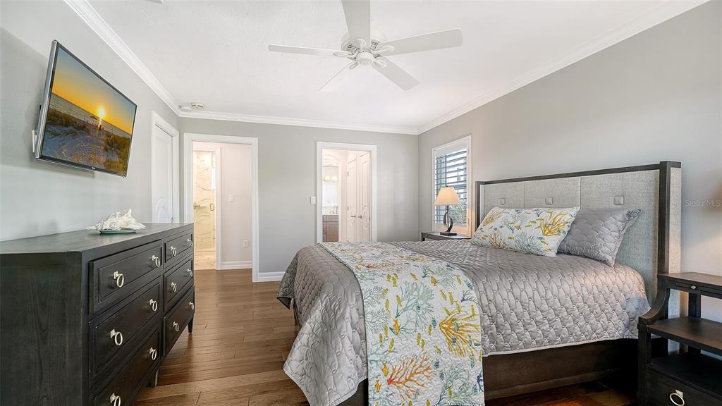 400 Golden Gate Point, Unit 31 Sarasota, FL 34236 - Photo 21 of 39