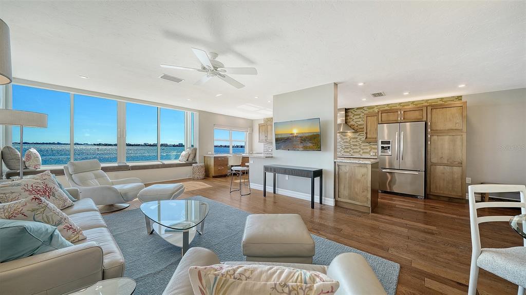 400 Golden Gate Point, Unit 31 Sarasota, FL 34236 - Photo 9 of 39