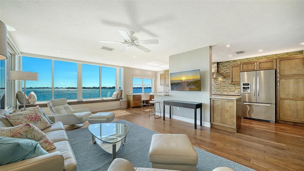 400 Golden Gate Point, Unit 31 Sarasota, FL 34236 - Photo 10 of 39