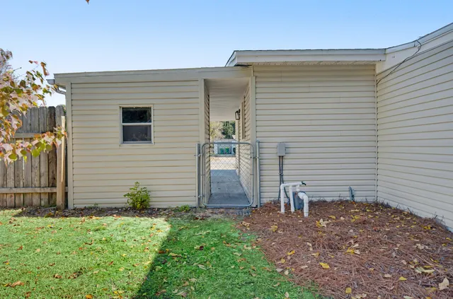 $289,900 | 221 Destin Drive, Mary Esther, FL 32569