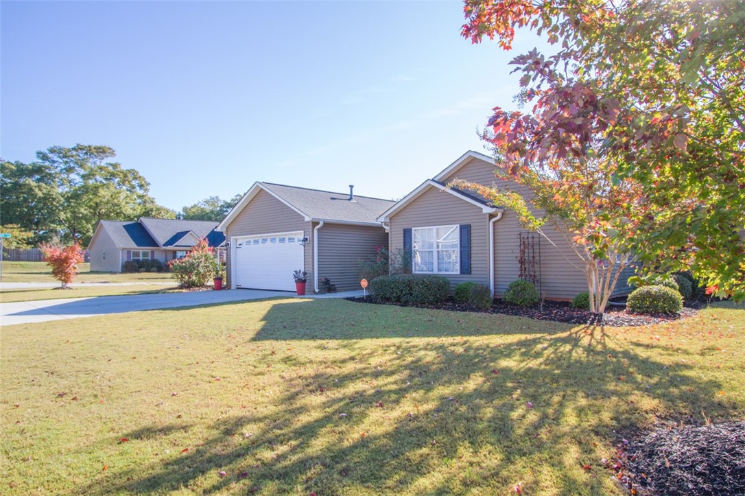 103 Pheasant Ridge Drive Anderson, SC 29626 - Photo 2 of 26