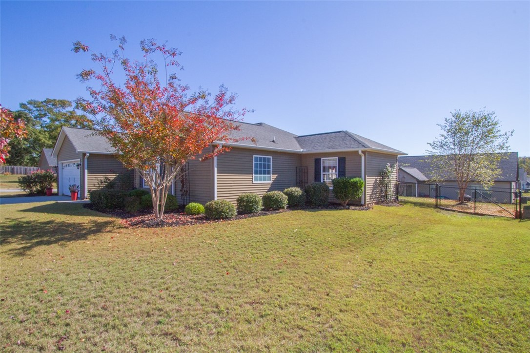 103 Pheasant Ridge Drive Anderson, SC 29626 - Photo 3 of 26