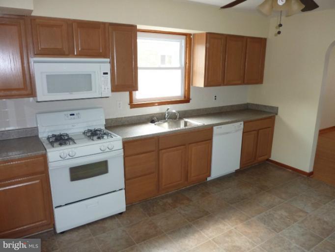 8217 Analee Avenue Rosedale, MD 21237 - Photo 15 of 28 Kitchen