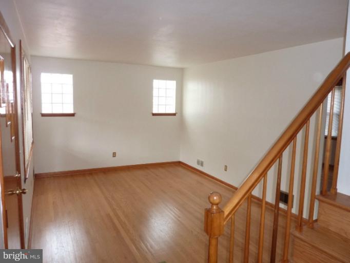 8217 Analee Avenue Rosedale, MD 21237 - Photo 3 of 28 Living Room