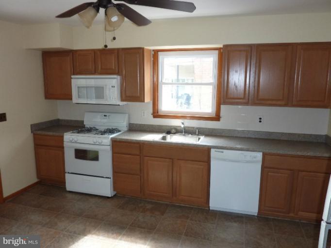 8217 Analee Avenue Rosedale, MD 21237 - Photo 24 of 28 Kitchen