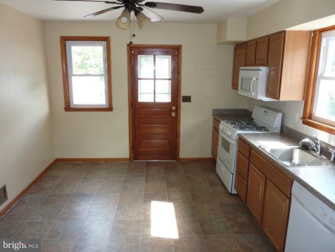 8217 Analee Avenue Rosedale, MD 21237 - Photo 9 of 28 Kitchen