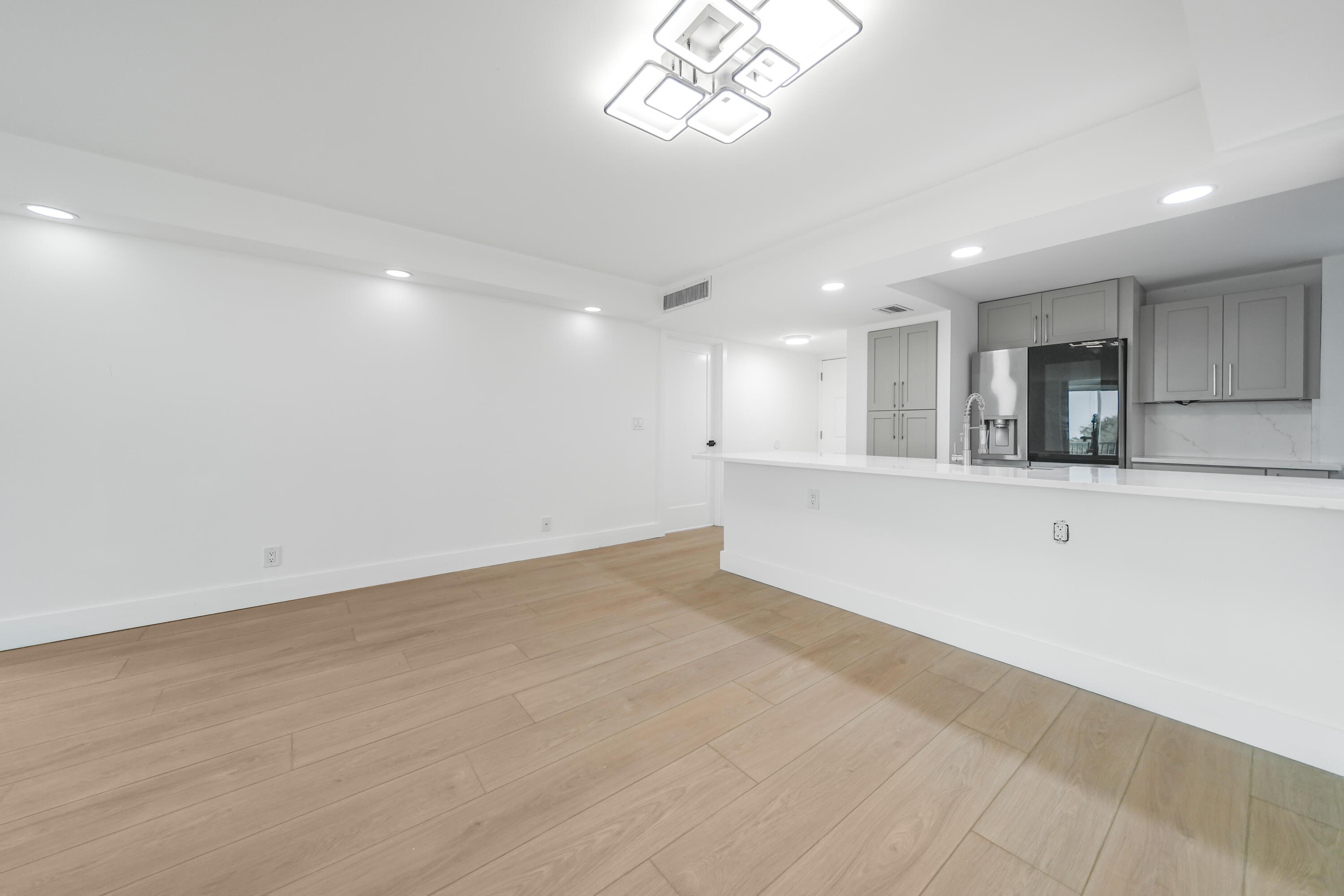 5301 Northwest 2nd Avenue Boca Raton, FL 33487 - Photo 8 of 46 DSC00099