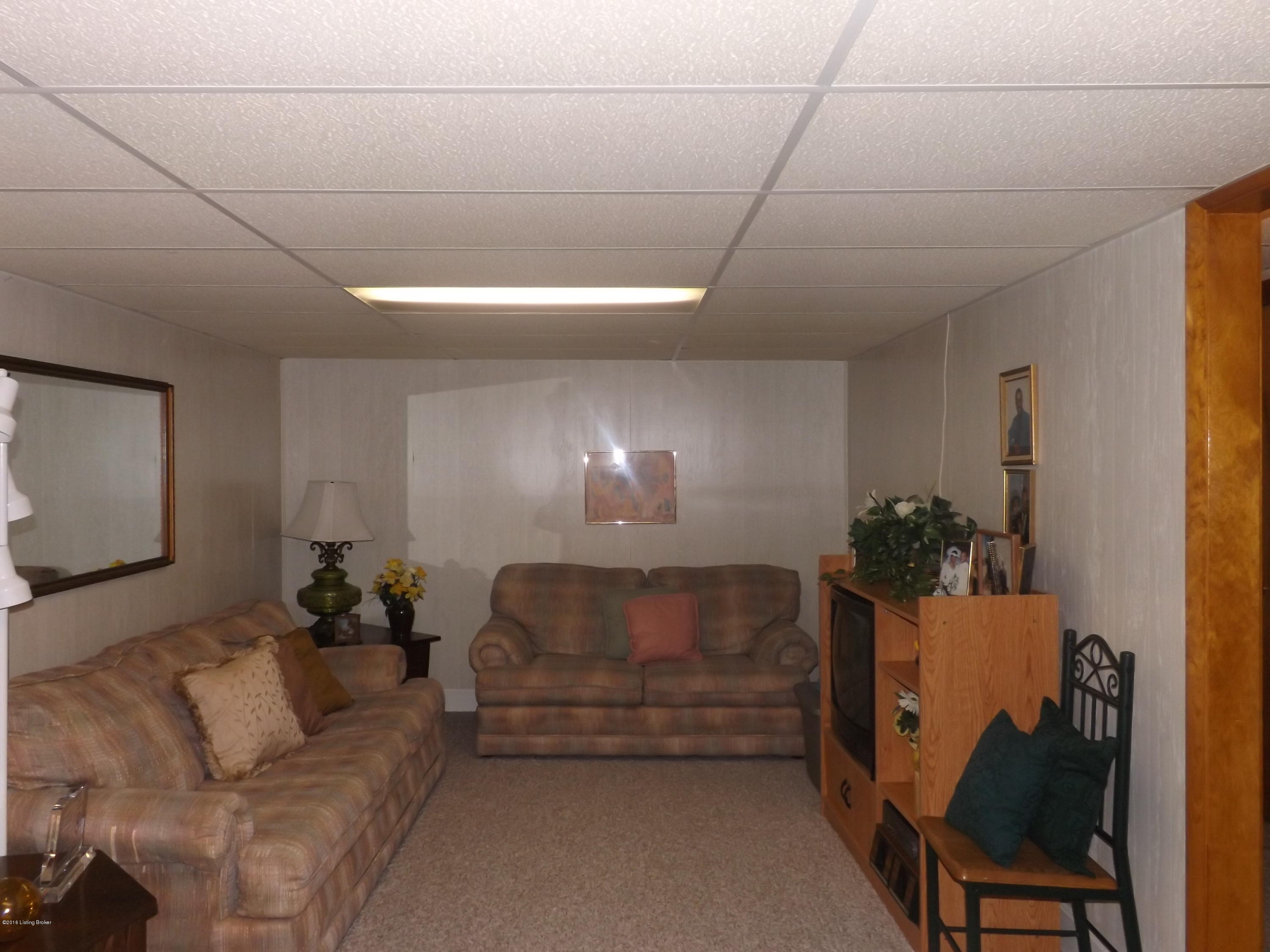 3512 Janell Road Louisville, KY 40216 - Photo 21 of 28 DSCF4706