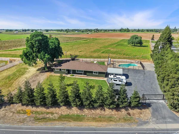 $1,200,000 | 18211 East Jahant Road, Acampo, CA 95220