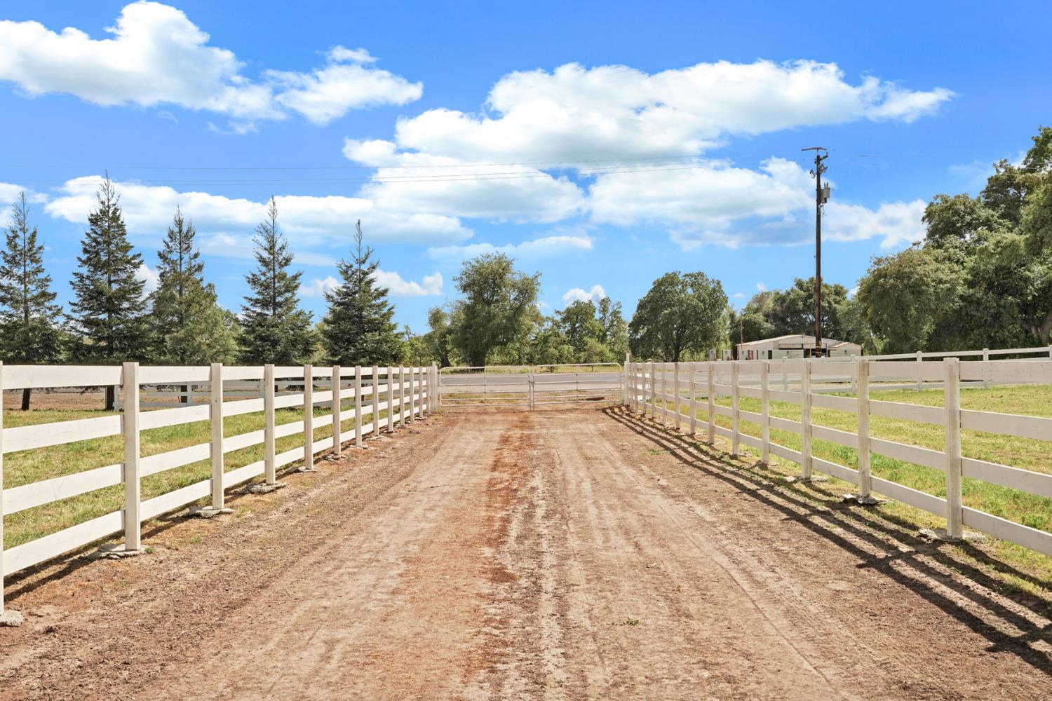 18211 East Jahant Road Acampo, CA 95220 - Photo 29 of 41