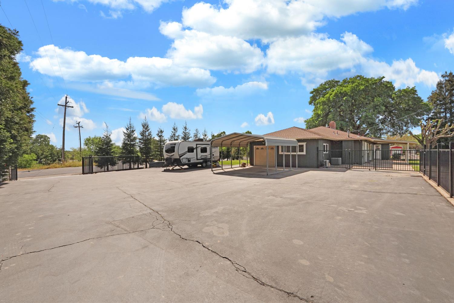 18211 East Jahant Road Acampo, CA 95220 - Photo 3 of 41