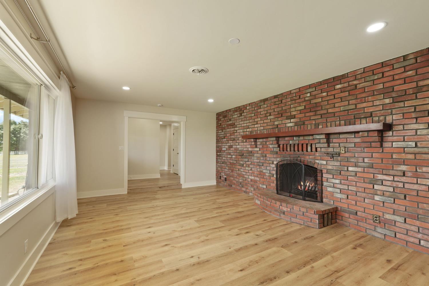 18211 East Jahant Road Acampo, CA 95220 - Photo 7 of 41