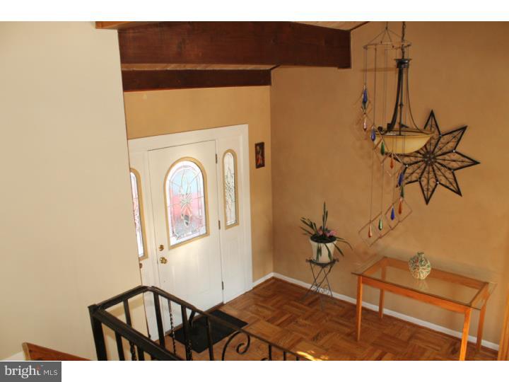 720 Liberty Road Mount Laurel, NJ 08054 - Photo 3 of 25 Foyer