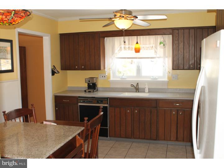 720 Liberty Road Mount Laurel, NJ 08054 - Photo 7 of 25 Kitchen
