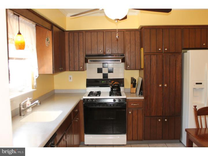 720 Liberty Road Mount Laurel, NJ 08054 - Photo 8 of 25 Kitchen