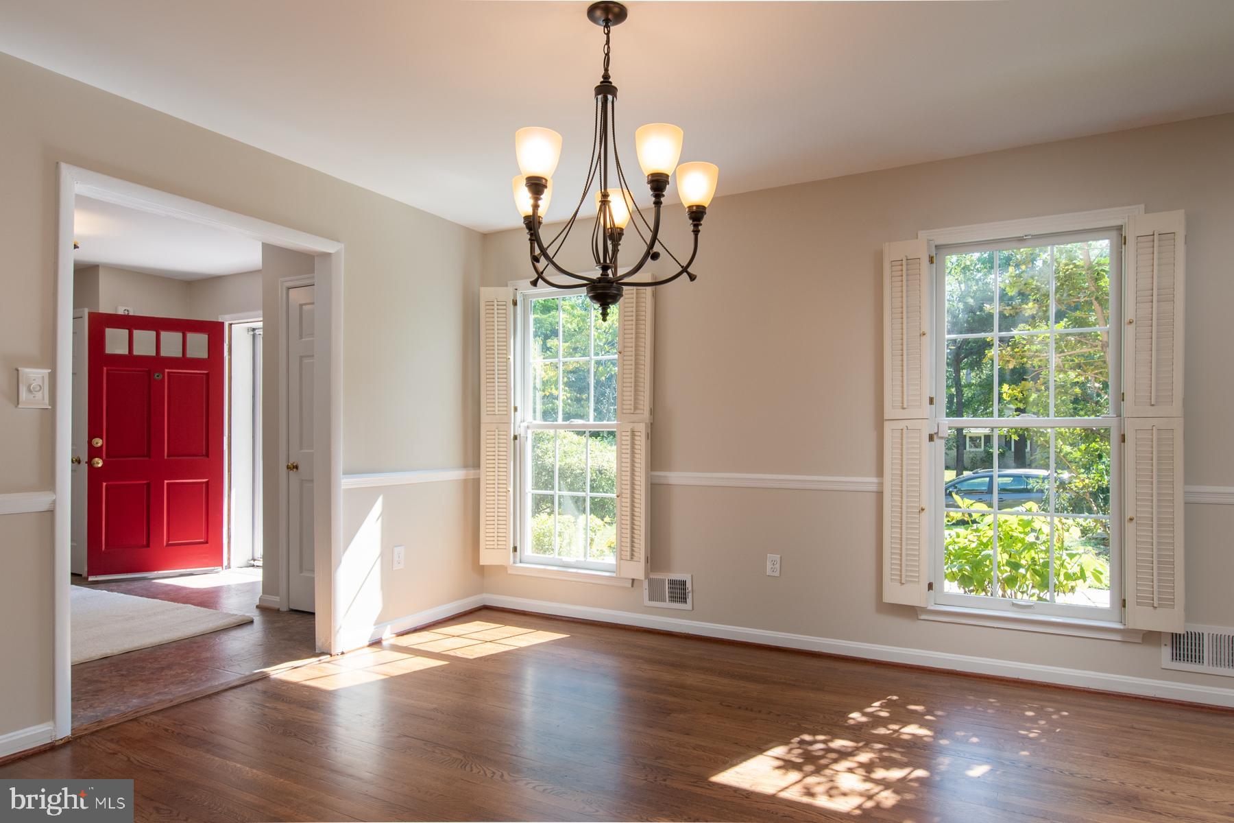 5120 Clinton Road Alexandria, VA 22312 - Photo 10 of 48 Beautiful Formal Dining Room