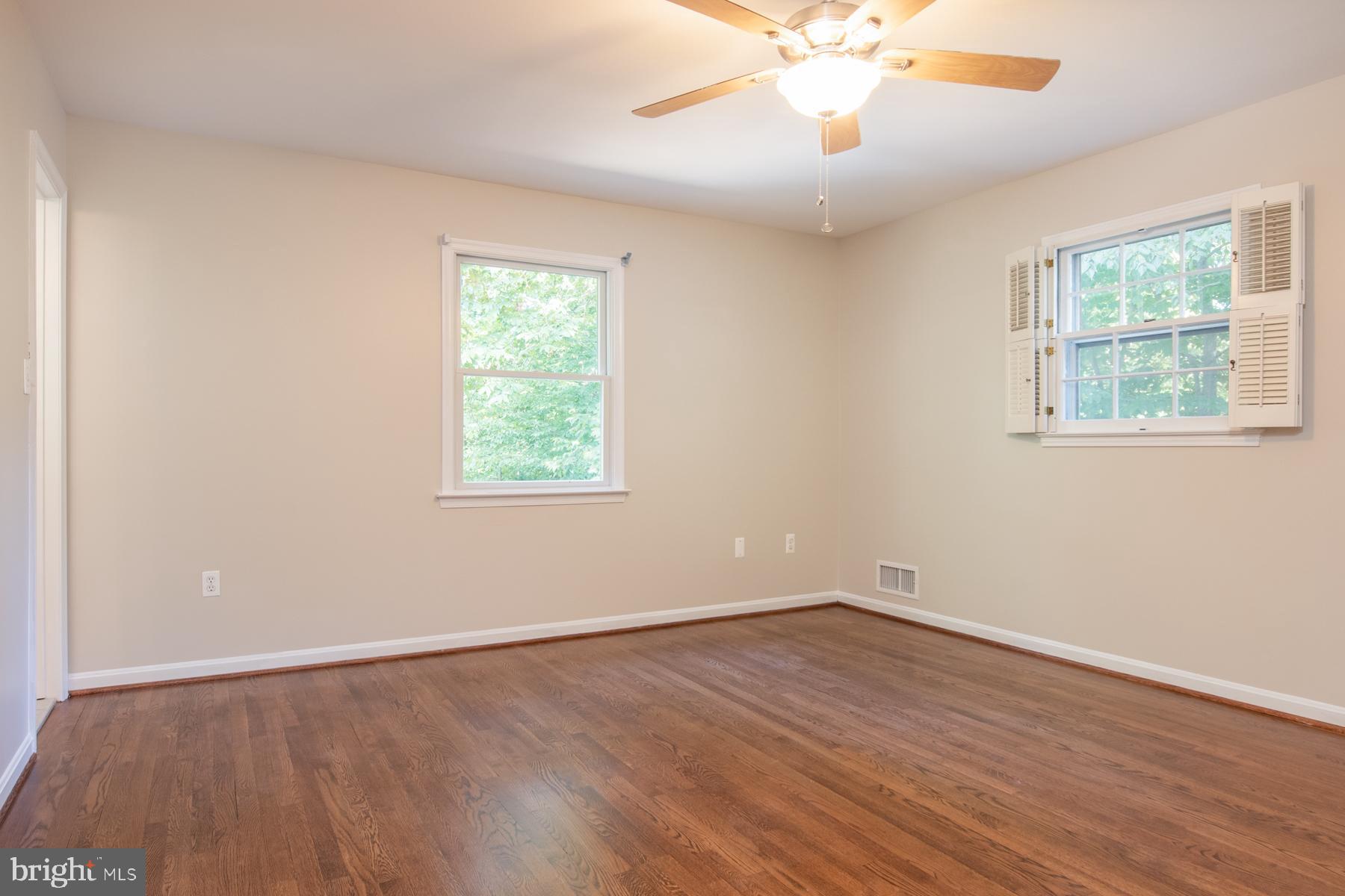5120 Clinton Road Alexandria, VA 22312 - Photo 23 of 48 Plenty of room for a King size bed