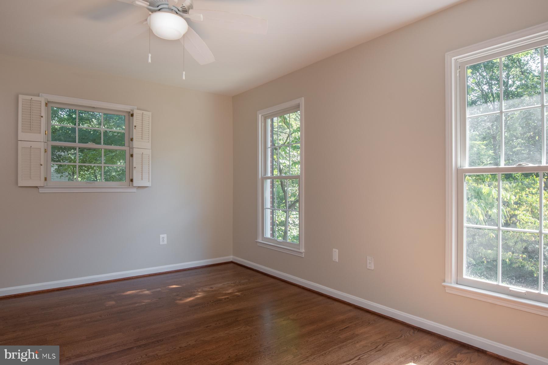5120 Clinton Road Alexandria, VA 22312 - Photo 26 of 48 Front bedroom