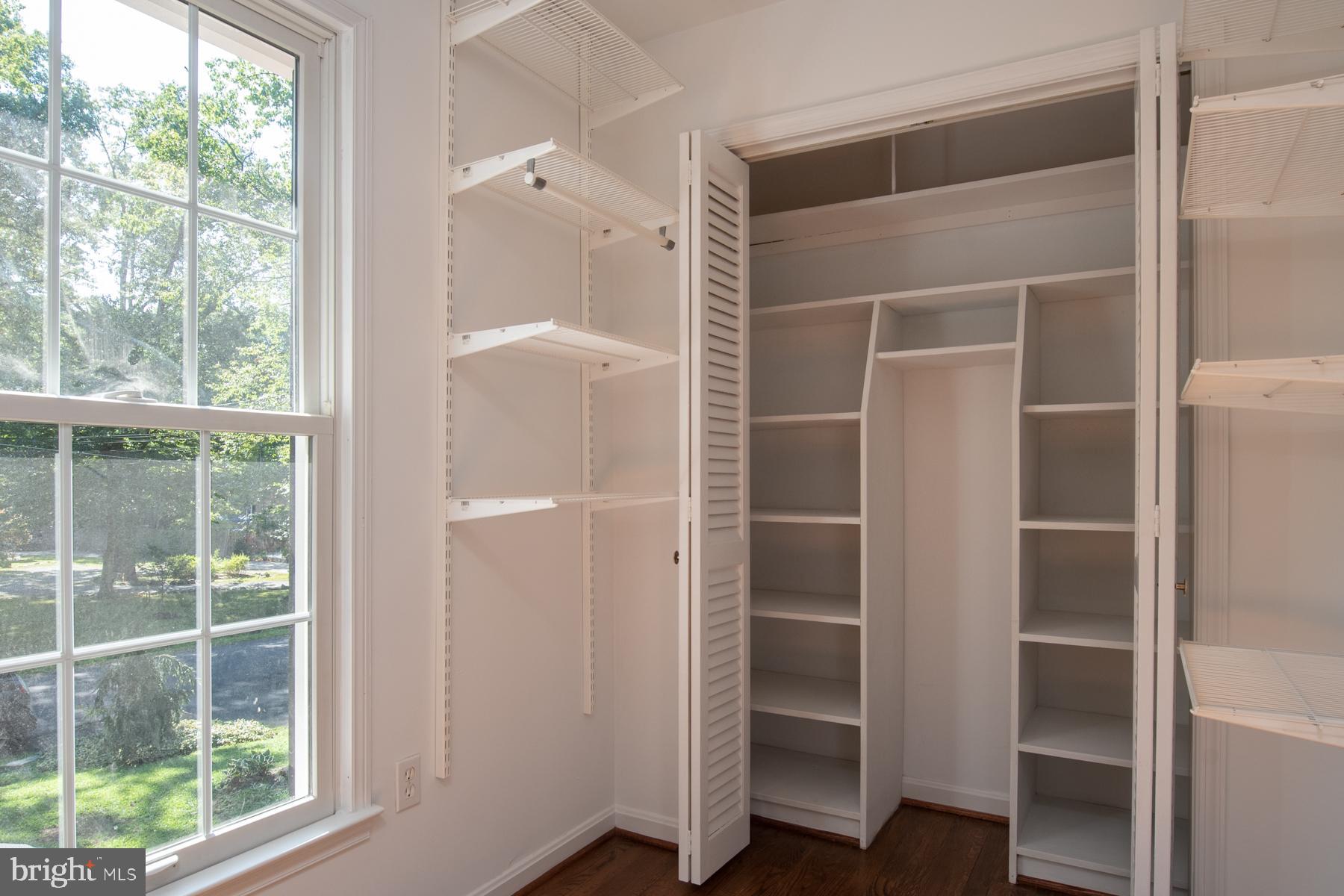5120 Clinton Road Alexandria, VA 22312 - Photo 32 of 48 Walk in closet? Office? Den?