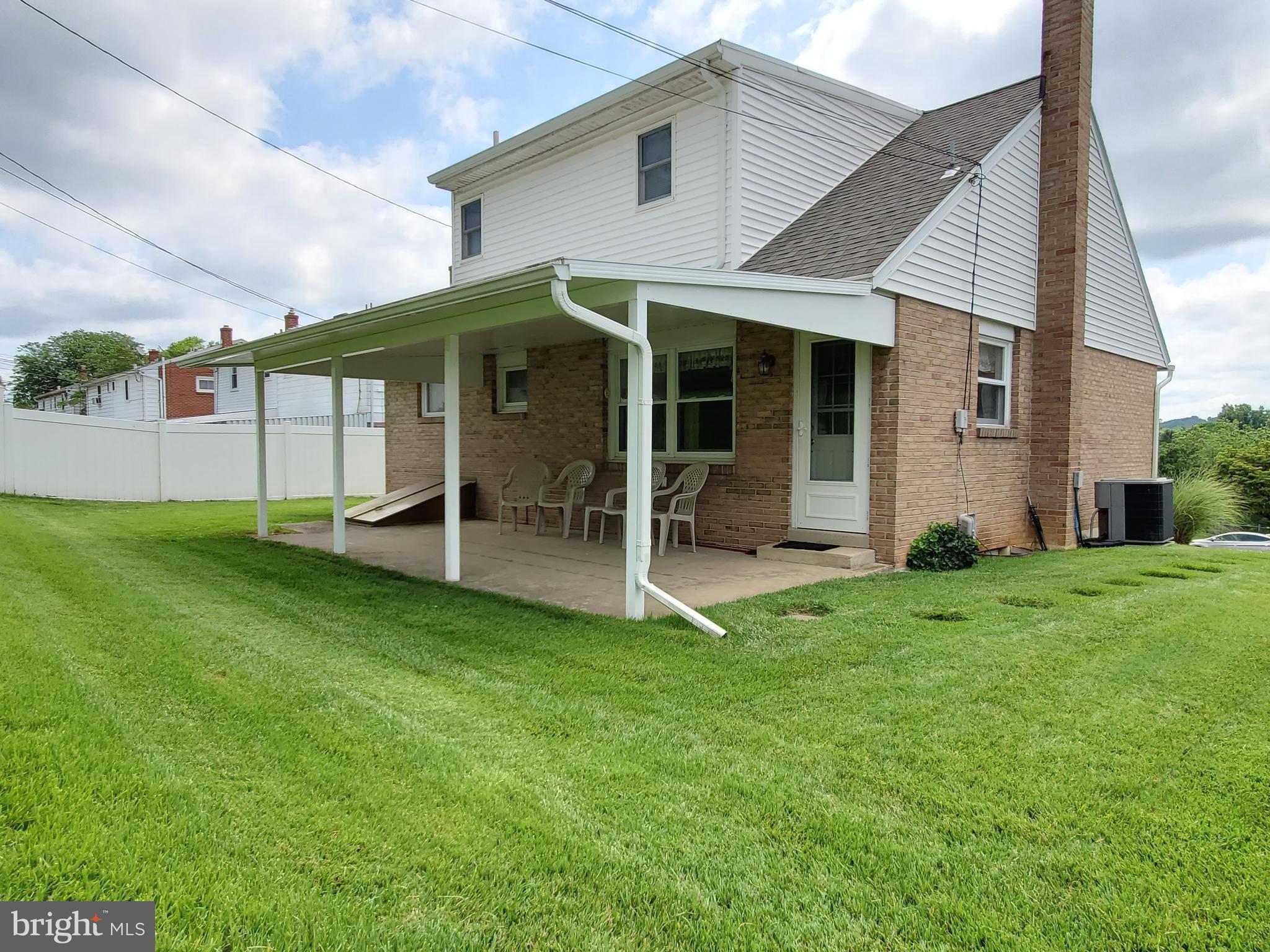1527 Commonwealth Boulevard Reading, PA 19607 - Photo 2 of 31 Gallery Image 2