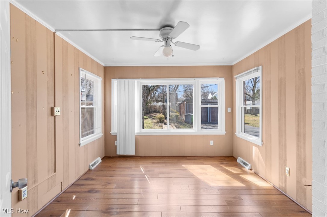 4174 Ardmore Road Cleveland, OH 44121 - Photo 11 of 33
