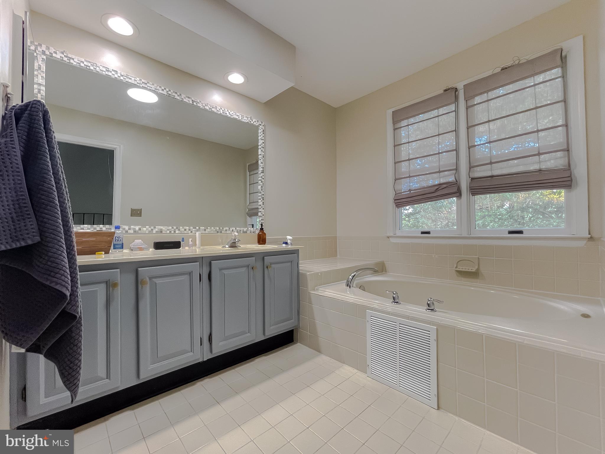 40407 Breton View Drive Leonardtown, MD 20650 - Photo 16 of 19 Master Bath