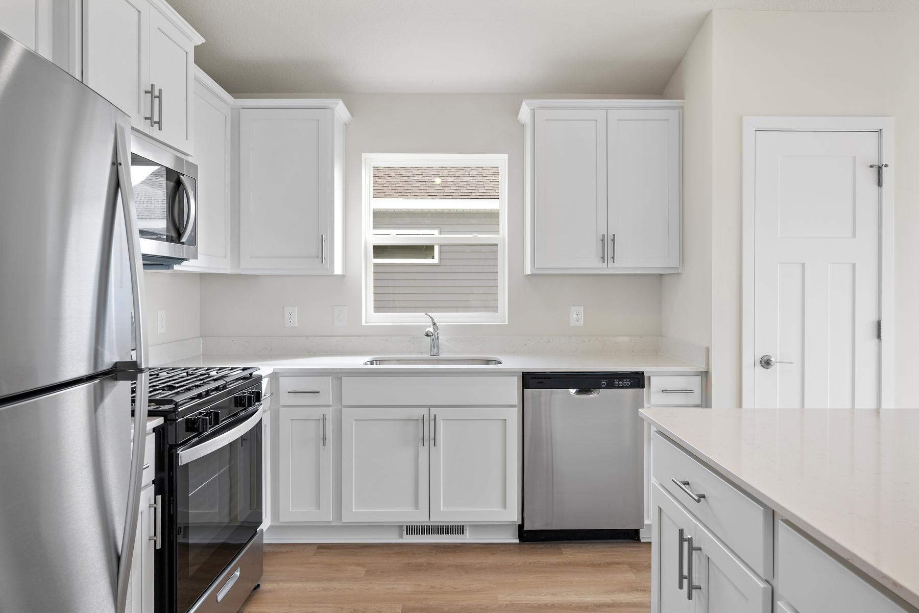 616 Redwood Loop North Cambridge, MN 55008 - Photo 8 of 20