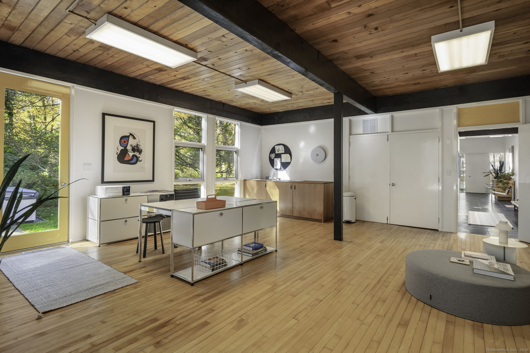 431 Valley Road New Canaan, CT 06840 - Photo 14 of 36