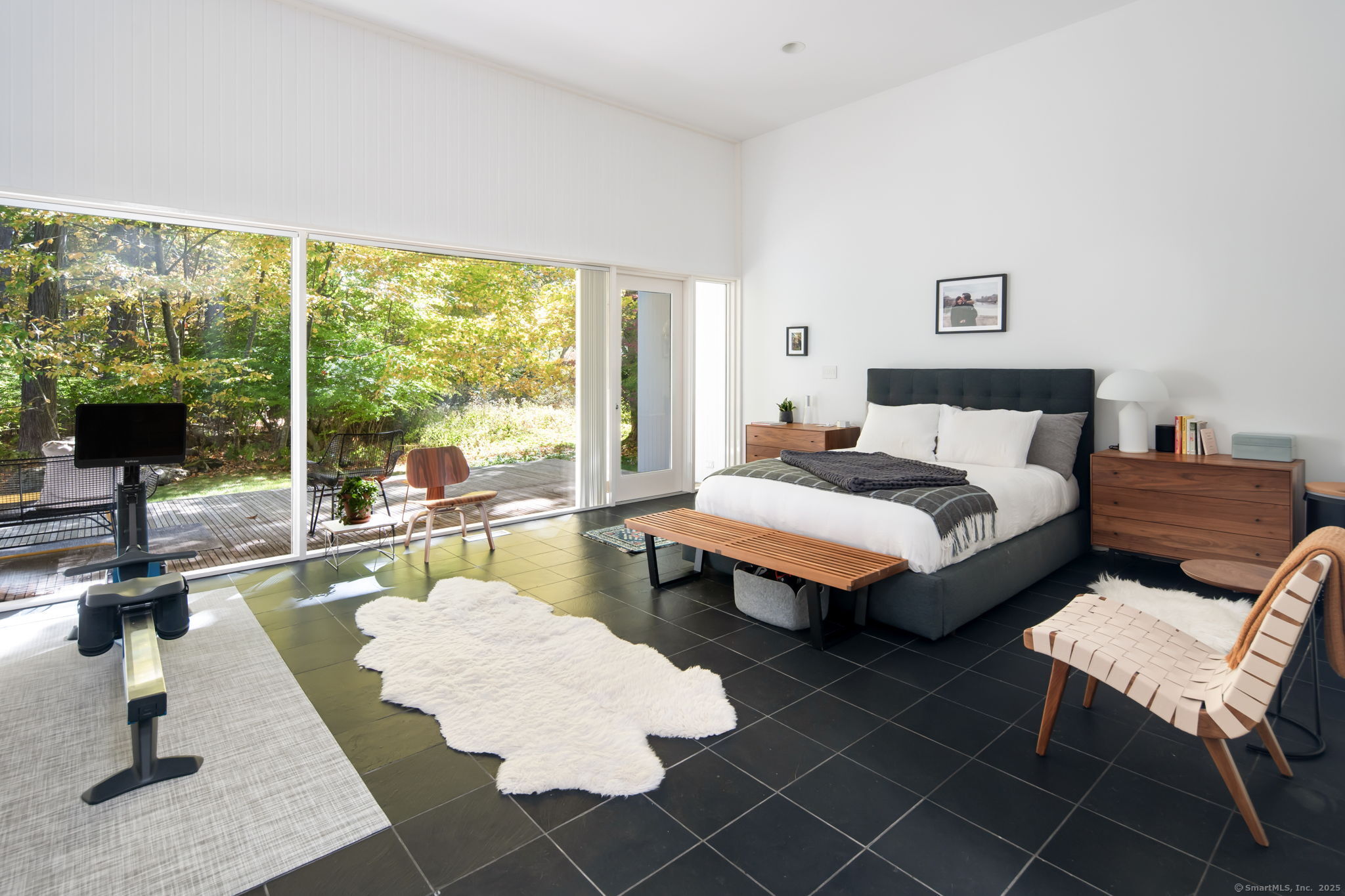 431 Valley Road New Canaan, CT 06840 - Photo 17 of 36