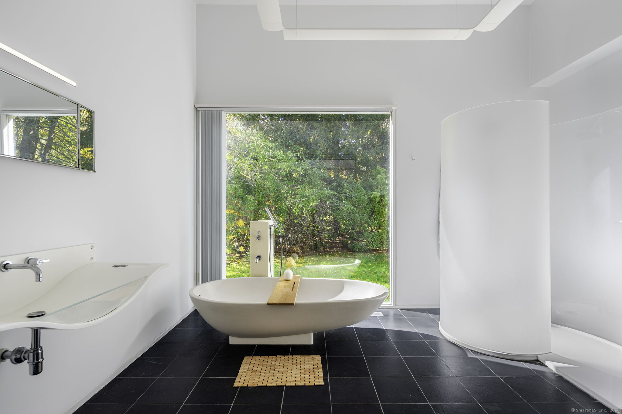 431 Valley Road New Canaan, CT 06840 - Photo 18 of 36