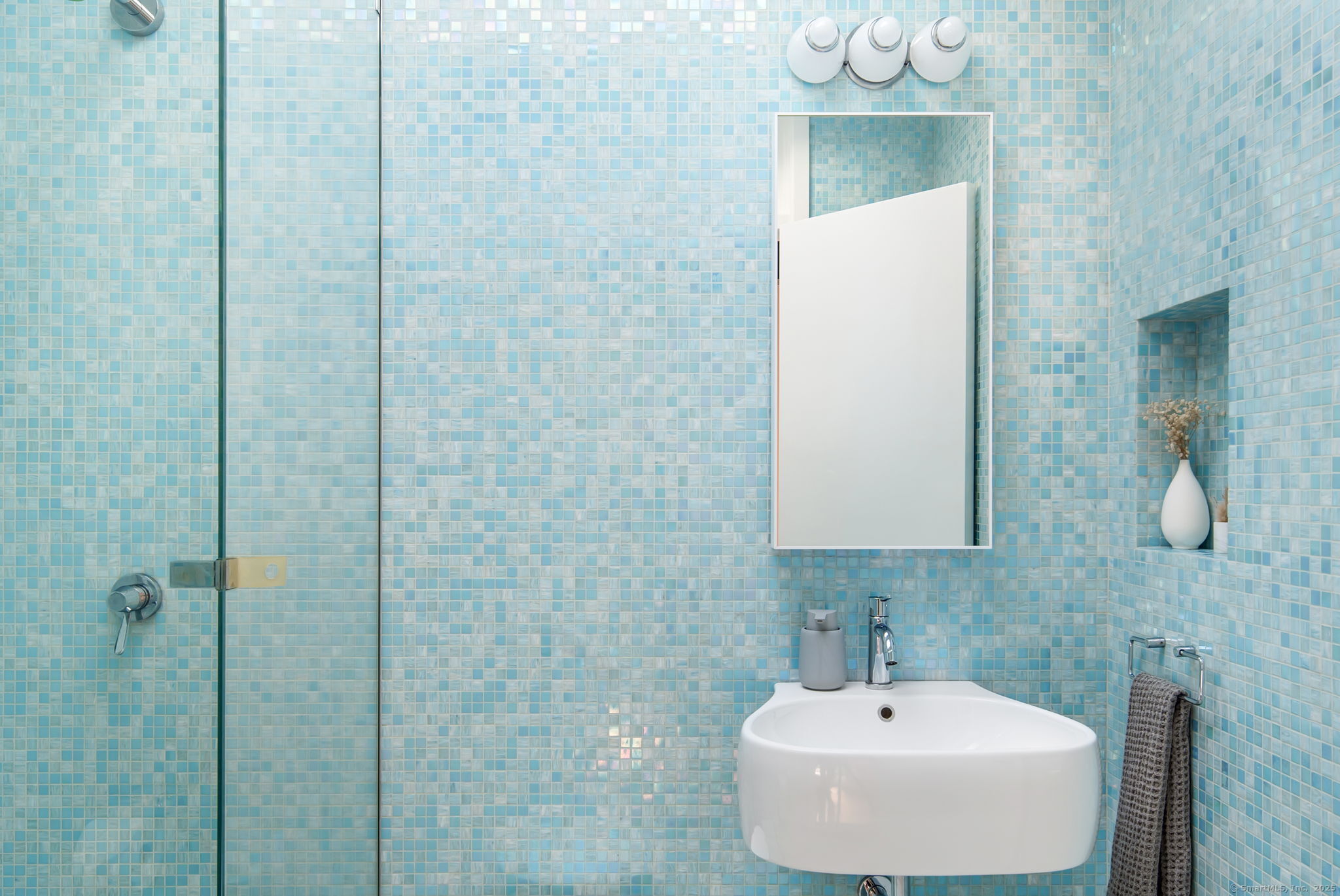 431 Valley Road New Canaan, CT 06840 - Photo 22 of 36