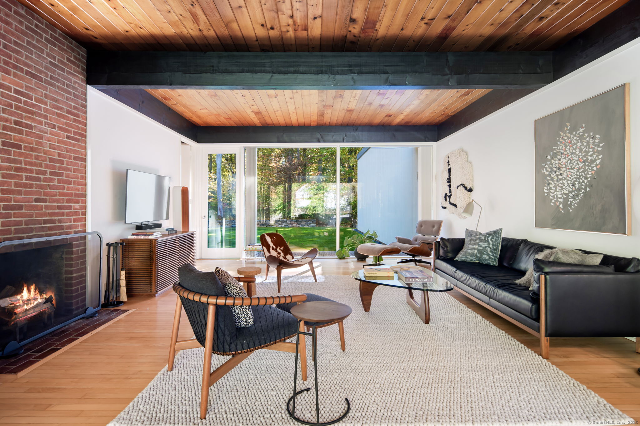 431 Valley Road New Canaan, CT 06840 - Photo 9 of 36