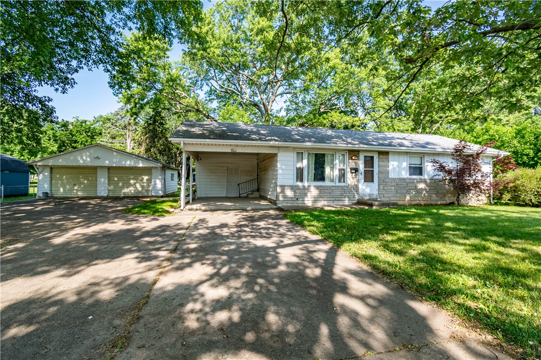 3861 North MacArthur Road Decatur, IL 62526 - Photo 1 of 16