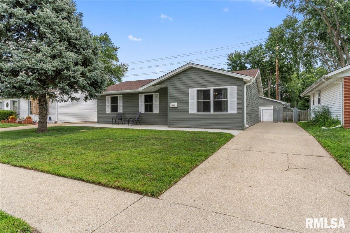 1844 Camden Street Springfield, IL 62702 - Photo 1 of 30