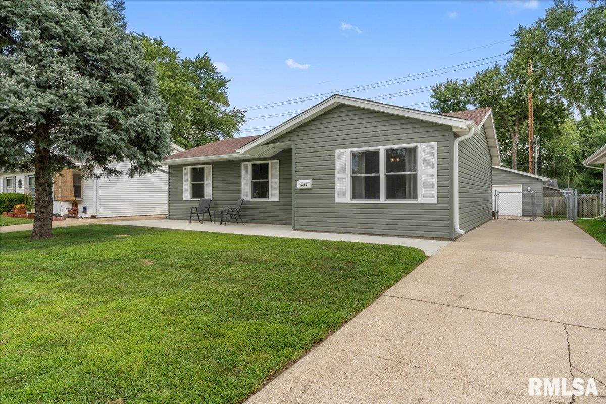 1844 Camden Street Springfield, IL 62702 - Photo 2 of 30