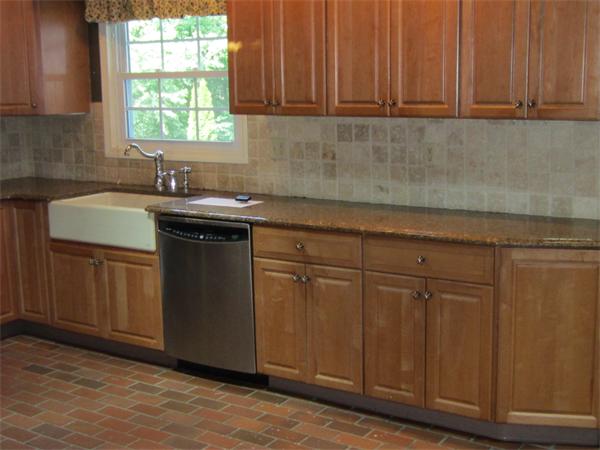 36 Birchwood Road Holliston, MA 01746 - Photo 4 of 28 Gallery Image 4