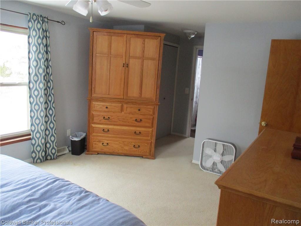 5347 Farley Road Clarkston, MI 48346 - Photo 18 of 29 Master has Dual Closets and access to Family Bath