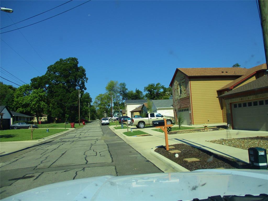 809 East 7th Street Bonham, TX 75418 - Photo 3 of 3 a view of a house with entertaining space