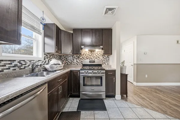 $635,000 | 717 Pleasant Street, Unit B, Norwood, MA 02062