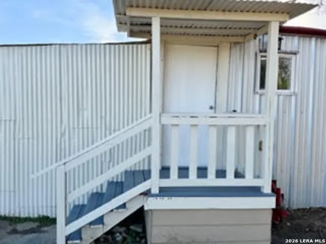 $800 | 8325 Farm To Market Road 327, Unit 6, Elmendorf, TX 78112