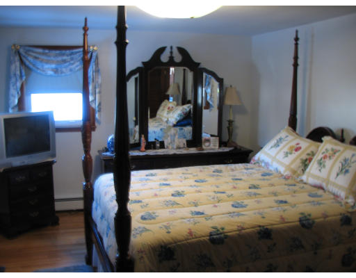 7 Pilgrim Road Lawrence, MA 01843 - Photo 5 of 12 Gallery Image 5