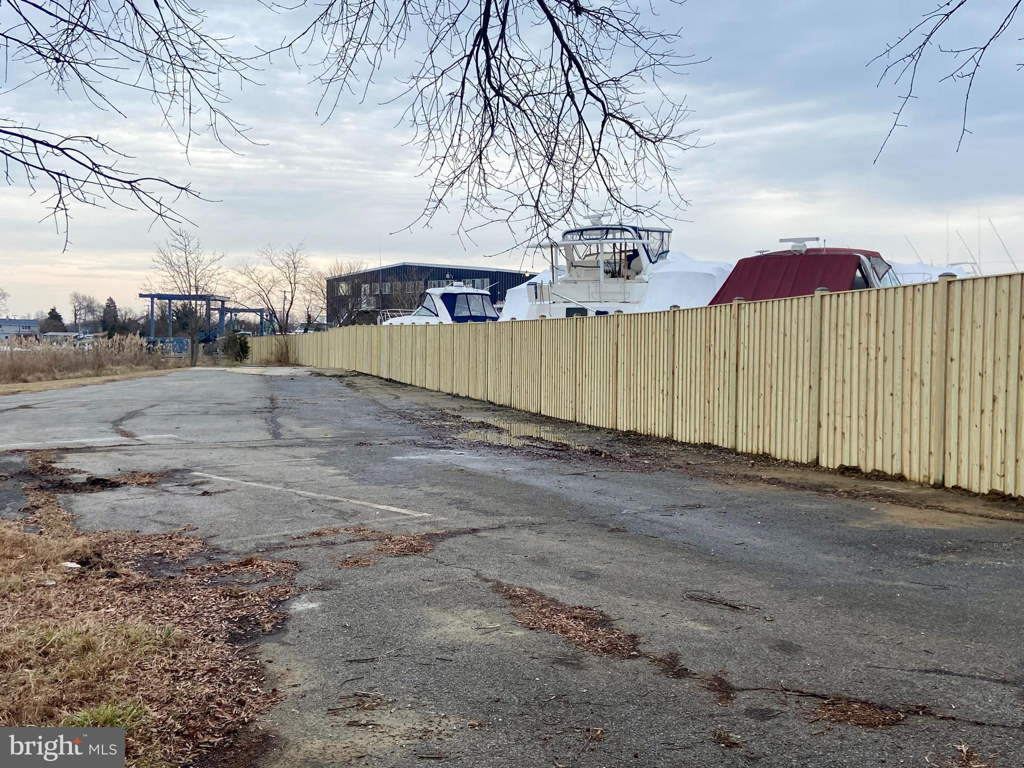 1052 Old Turkey Point Road Edgewater, MD 21037 - Photo 23 of 26 8' Privacy Fence