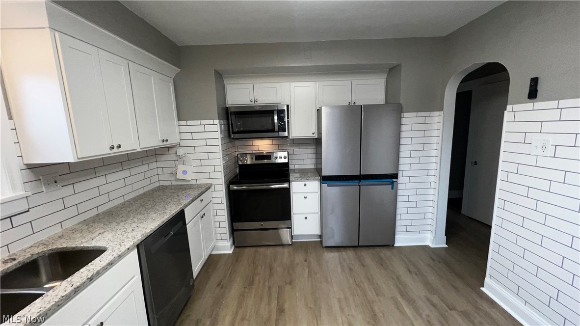 18301 Neff Road Cleveland, OH 44119 - Photo 11 of 33 updated kitchen