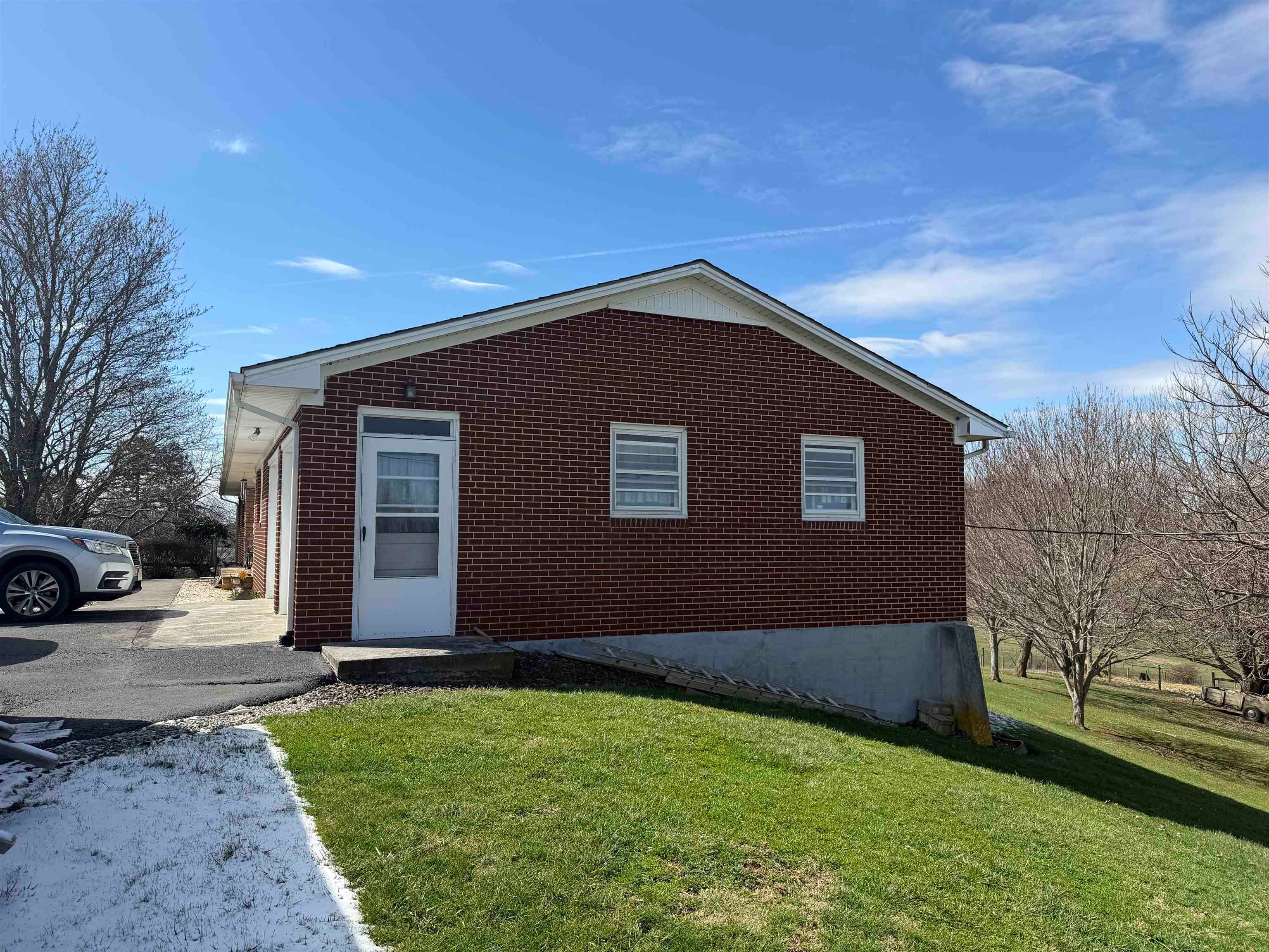 263 Indian Valley Road Willis, VA 24380 - Photo 8 of 33 Gallery Image 8