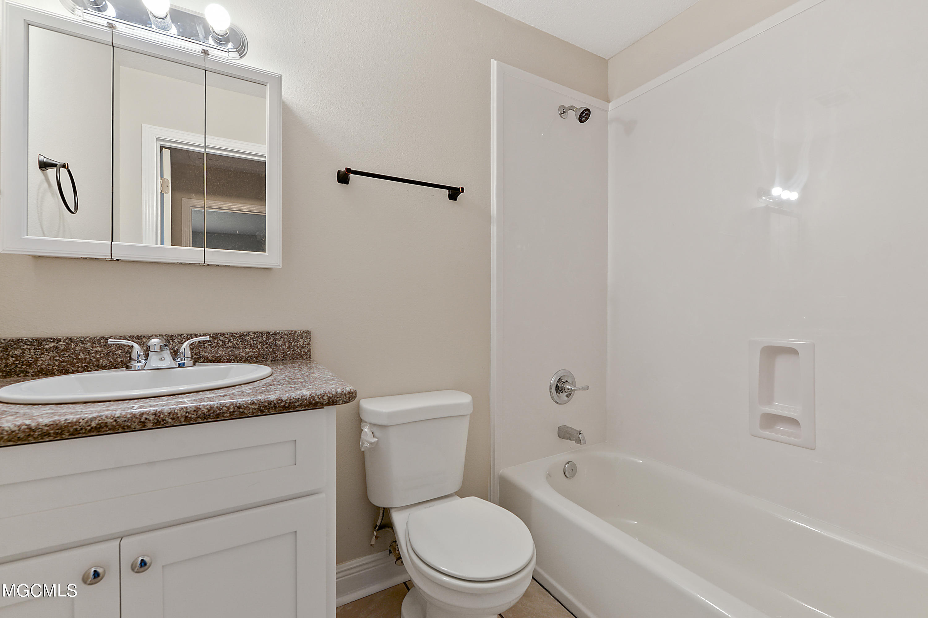 12409 Simpson Road Gulfport, MS 39503 - Photo 16 of 19 018