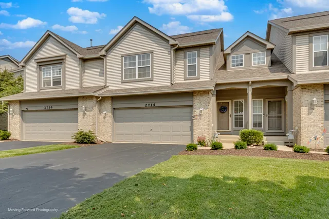$394,900 | 2714 Whitlock Drive, Darien, IL 60561