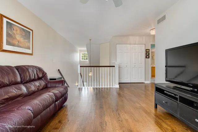 $394,900 | 2714 Whitlock Drive, Darien, IL 60561