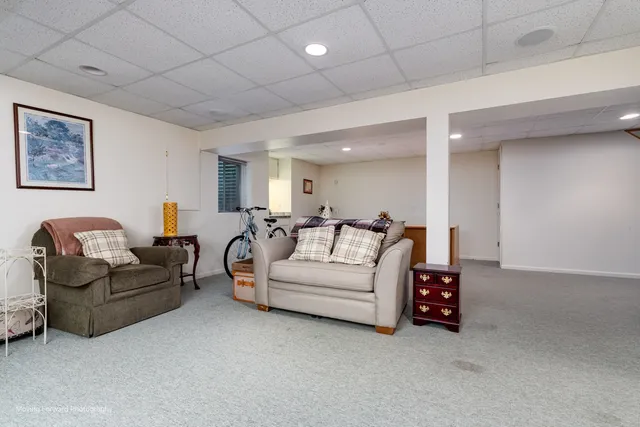 $394,900 | 2714 Whitlock Drive, Darien, IL 60561