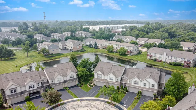 $394,900 | 2714 Whitlock Drive, Darien, IL 60561